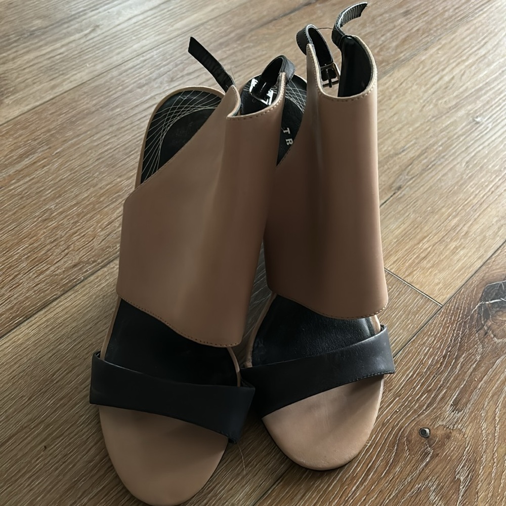 Brand new Trouve black & cream wedges - Picture 4 of 6